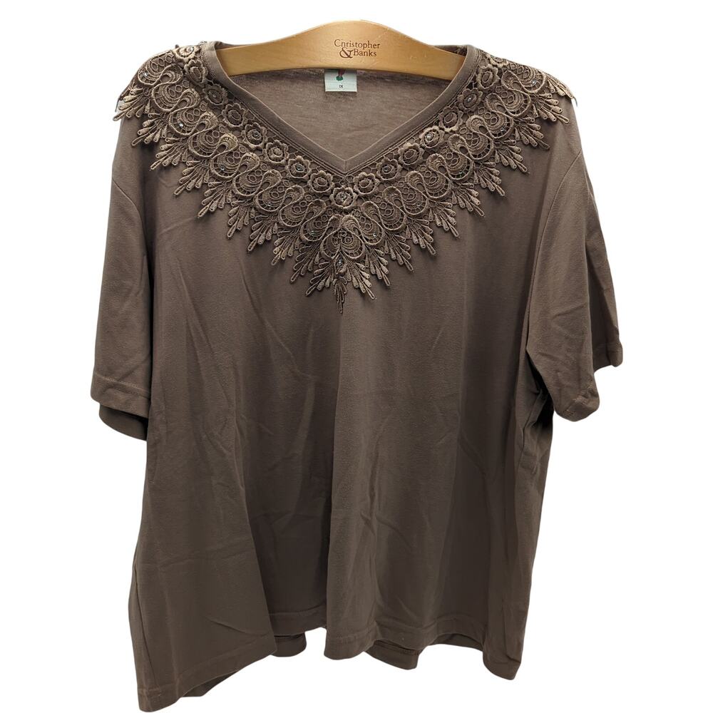 HUMMINGBIRD 1X Brown V-Neck Short Sleeve Top Lace Rhinestone Trim